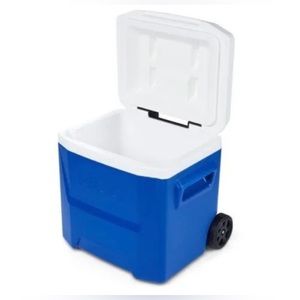 Igloo 16 Quart Ice Chest Cooler with Wheels